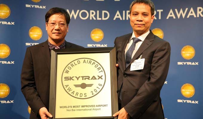 Ông Vũ Thế Phiệt, Giám đốc Cảng hàng không quốc tế Nội Bài nhận giải thường danh giá của Skytrax